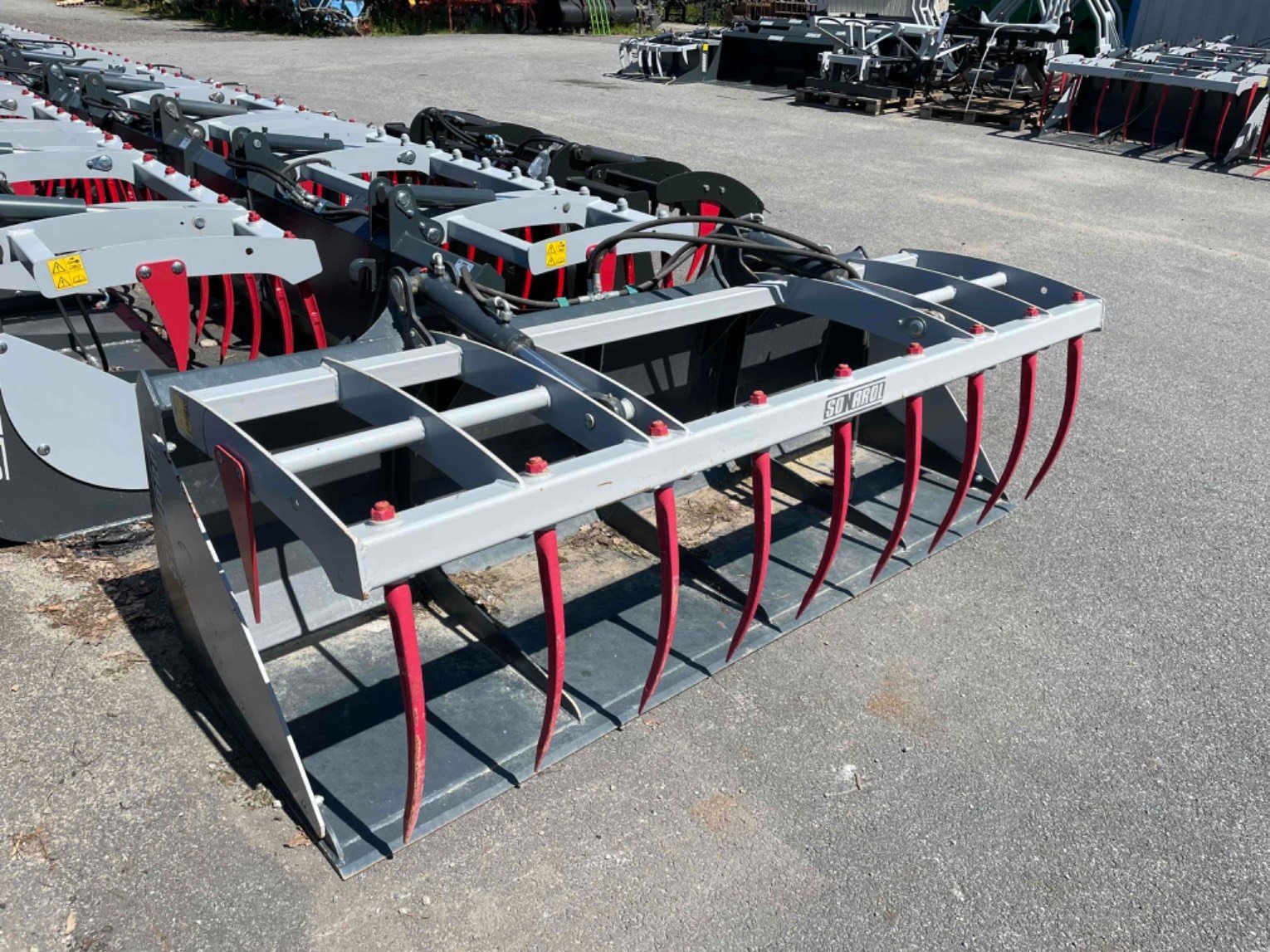 Ladeschaufel des Typs Sonarol LKSNR2400/MX, Gebrauchtmaschine in LA SOUTERRAINE (Bild 2)