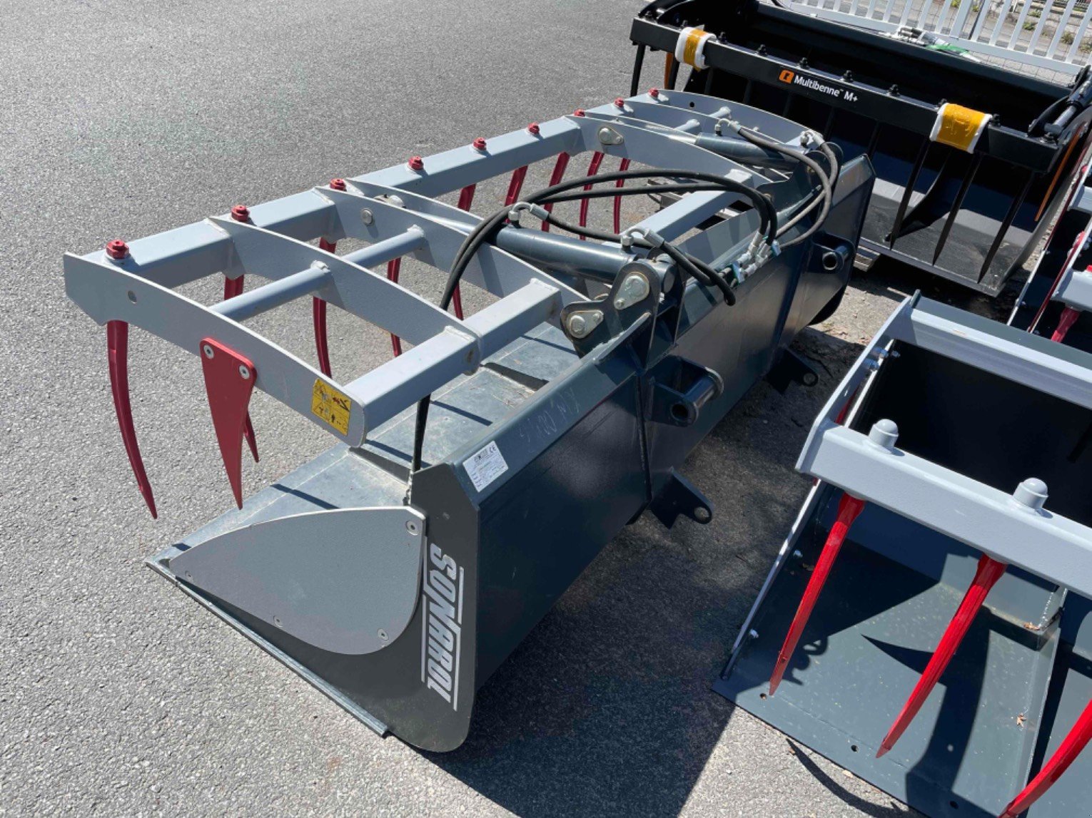 Ladeschaufel des Typs Sonarol LKSNR2400/MX, Gebrauchtmaschine in LA SOUTERRAINE (Bild 3)