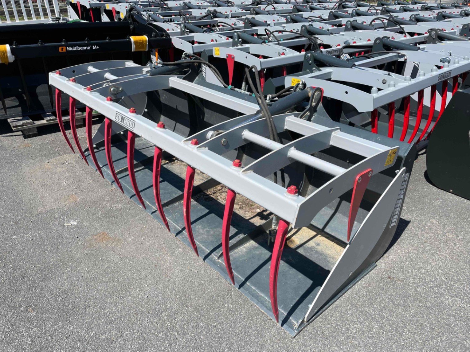 Ladeschaufel des Typs Sonarol LKSNR2400/MX, Gebrauchtmaschine in LA SOUTERRAINE (Bild 1)