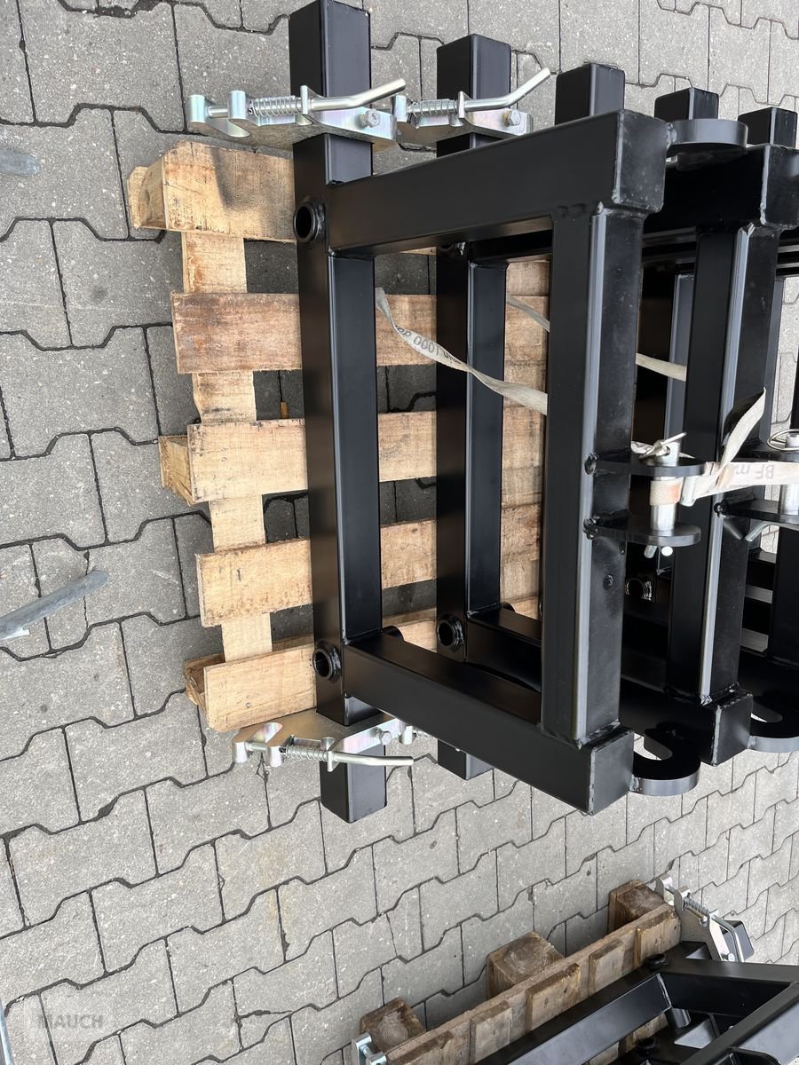 Ladeschaufel a típus Sonstige Adapter & Ballenspiess Weidemann auf Dreipunkt, Neumaschine ekkor: Burgkirchen (Kép 4)