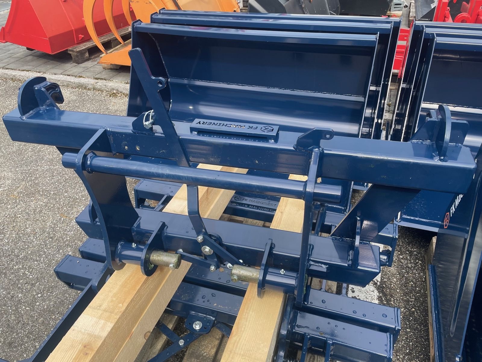 Ladeschaufel des Typs Sonstige ADAPTERRAHMEN EURO AUF EUROTRAC / GIANT, Neumaschine in Burgkirchen (Bild 2)