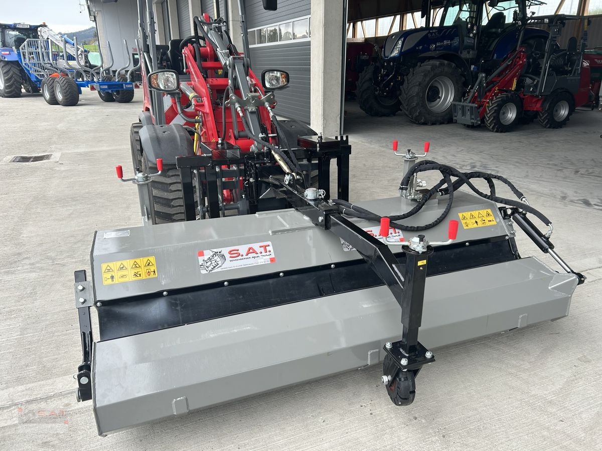 Ladeschaufel des Typs Sonstige AKTION Kehrmaschine 2000 frei Haus, Neumaschine in Eberschwang (Bild 1)