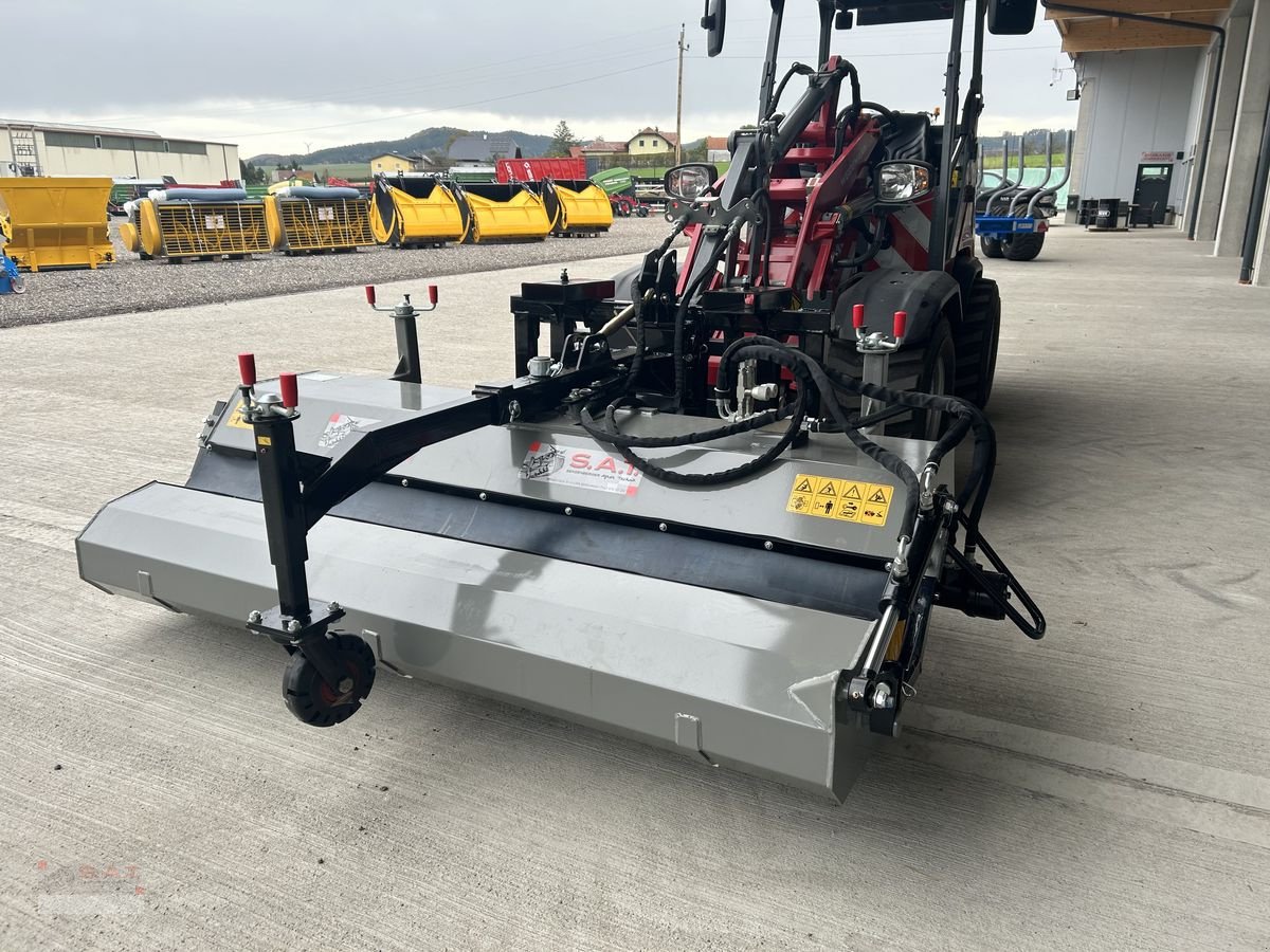 Ladeschaufel des Typs Sonstige AKTION Kehrmaschine 2000 frei Haus, Neumaschine in Eberschwang (Bild 8)