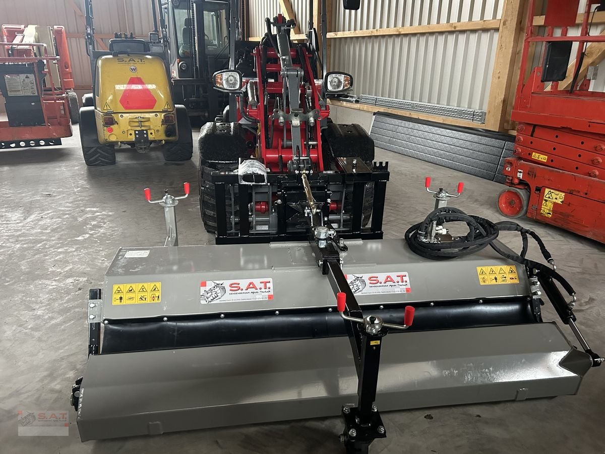 Ladeschaufel des Typs Sonstige AKTION Kehrmaschine 2000 frei Haus, Neumaschine in Eberschwang (Bild 10)