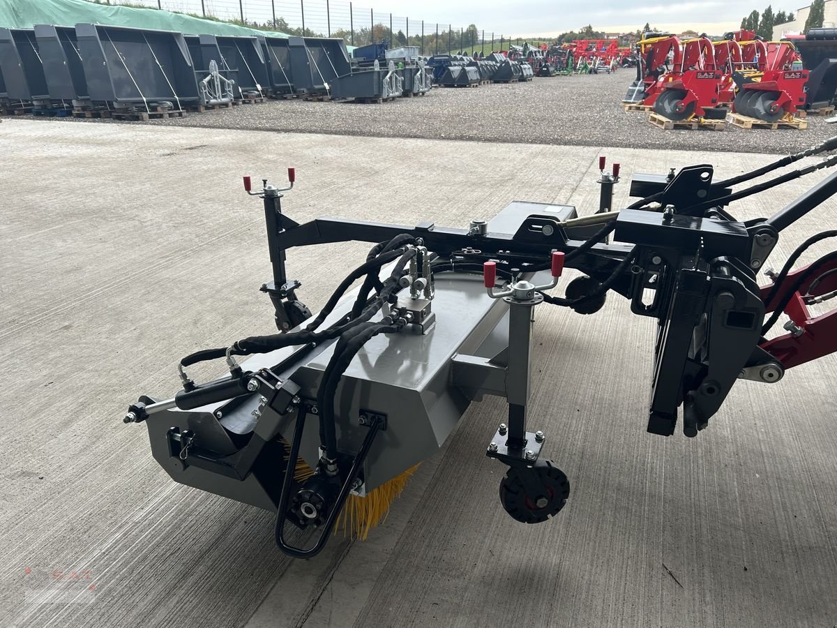 Ladeschaufel des Typs Sonstige AKTION Kehrmaschine 2000 frei Haus, Neumaschine in Eberschwang (Bild 2)