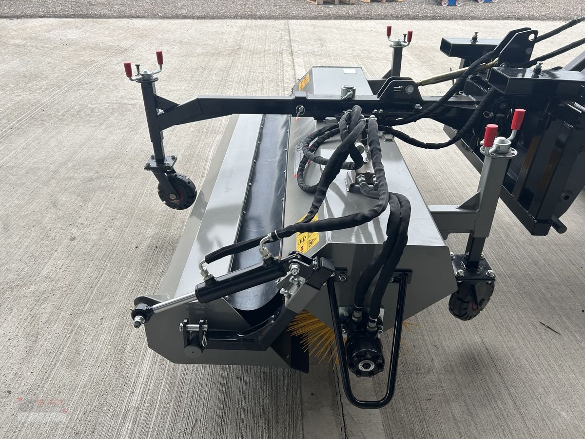 Ladeschaufel des Typs Sonstige AKTION Kehrmaschine 2000 frei Haus, Neumaschine in Eberschwang (Bild 5)