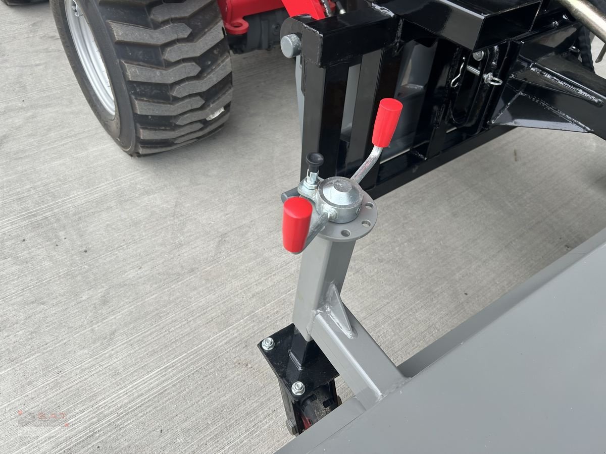 Ladeschaufel des Typs Sonstige AKTION Kehrmaschine 2000 frei Haus, Neumaschine in Eberschwang (Bild 3)