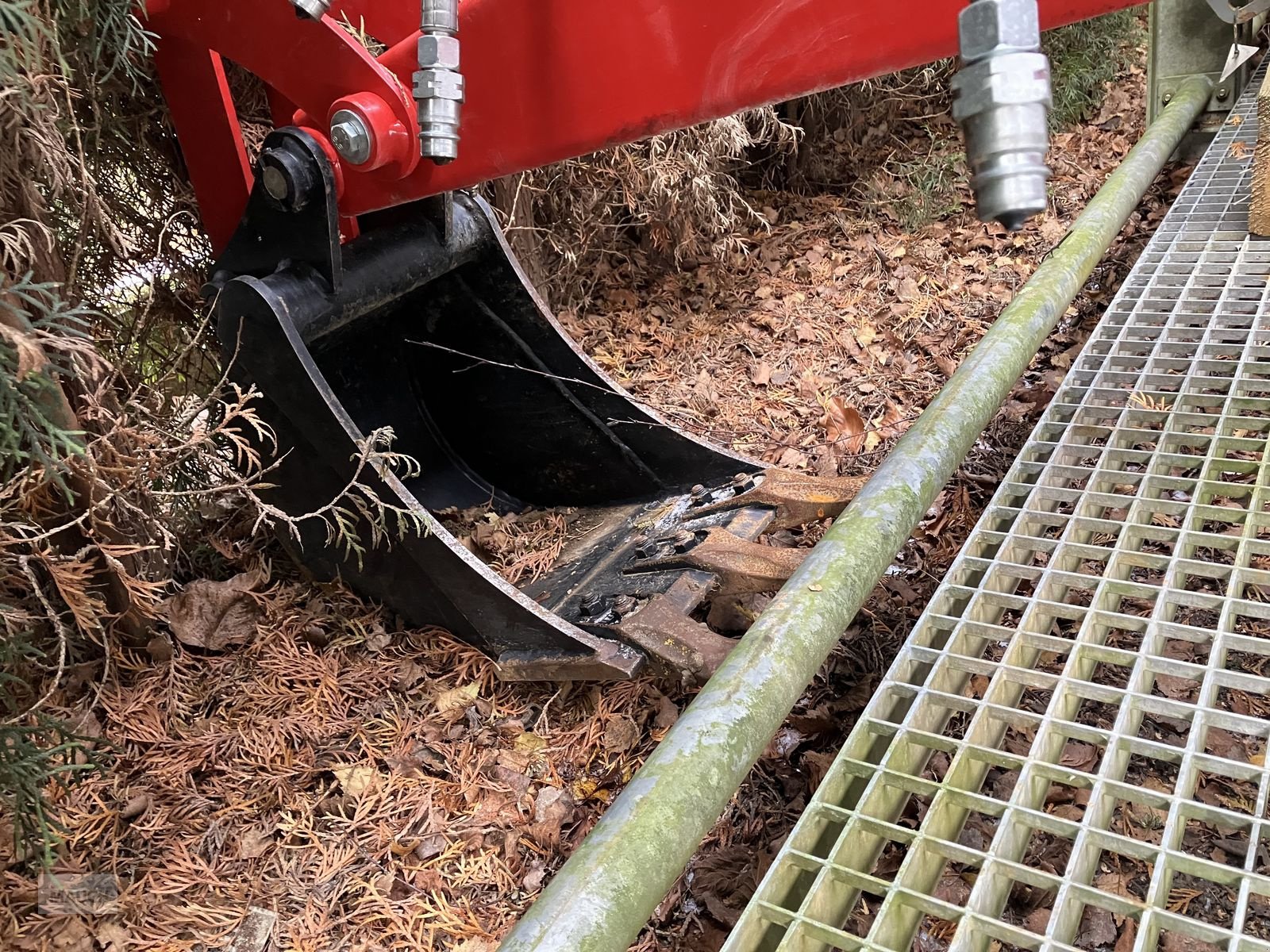 Ladeschaufel des Typs Sonstige Baggerarm für Hoflader, Gebrauchtmaschine in Burgkirchen (Bild 5)