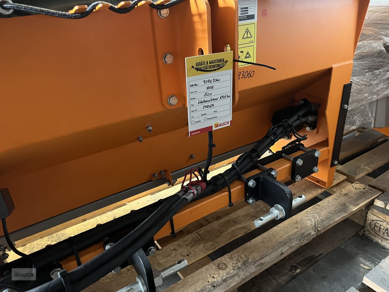 Ladeschaufel des Typs Sonstige Eco Walzenstreuer XHA300 mit Dreipunkt, Gebrauchtmaschine in Burgkirchen (Bild 12)