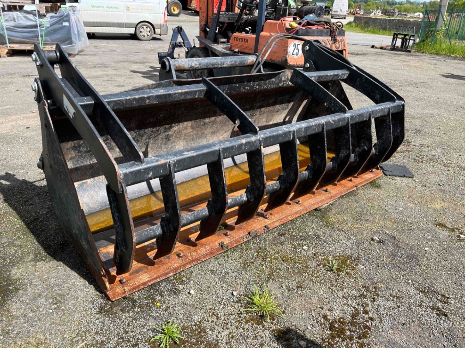 Ladeschaufel typu Sonstige Godet multi-services BMF.R2 24,5 GRL2 2,45 Bobcat, Gebrauchtmaschine v SAINT CLAIR SUR ELLE (Obrázek 3)