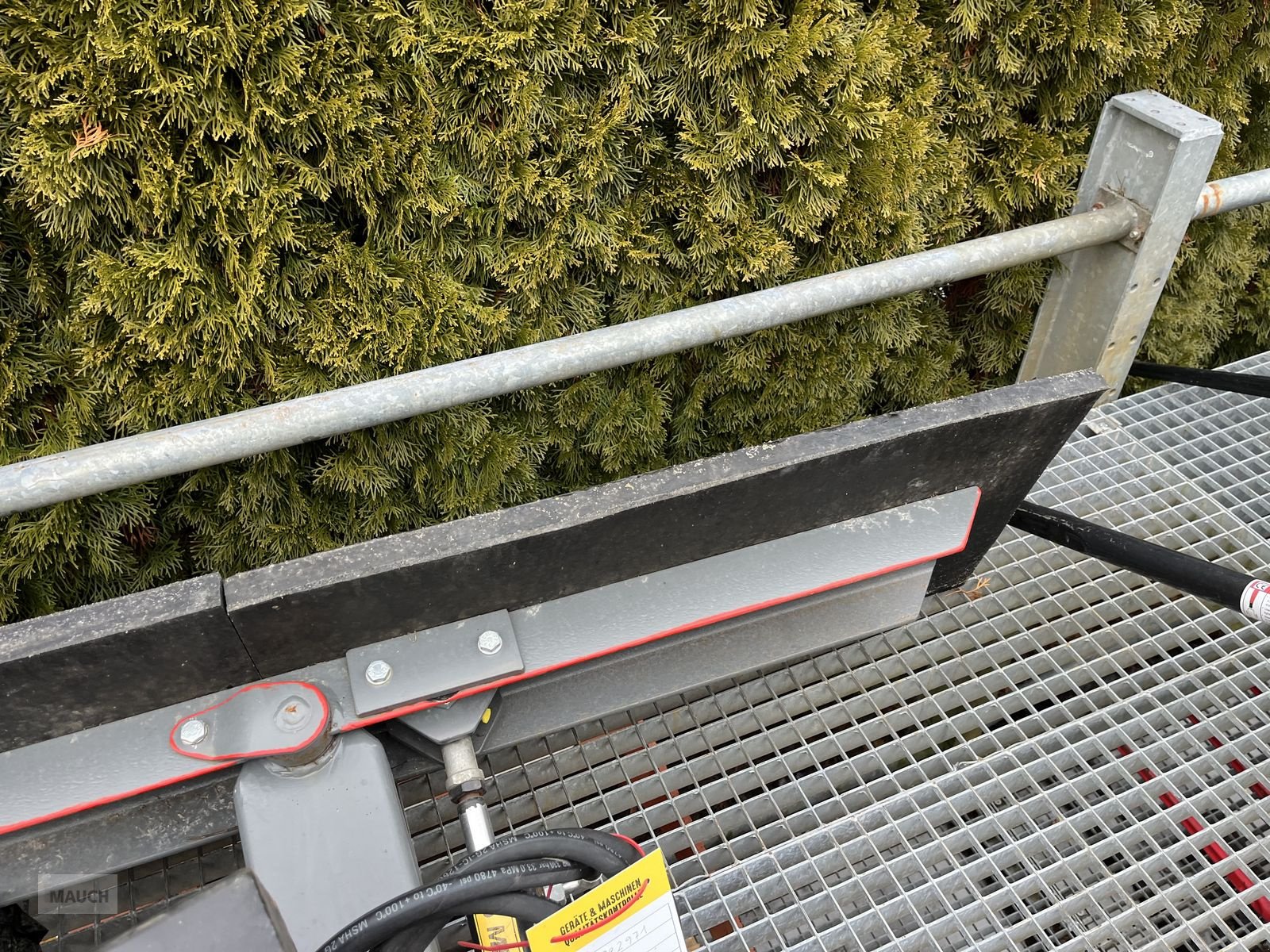 Ladeschaufel типа Sonstige Gummischieber 1600mm hydraulisch, Gebrauchtmaschine в Burgkirchen (Фотография 4)