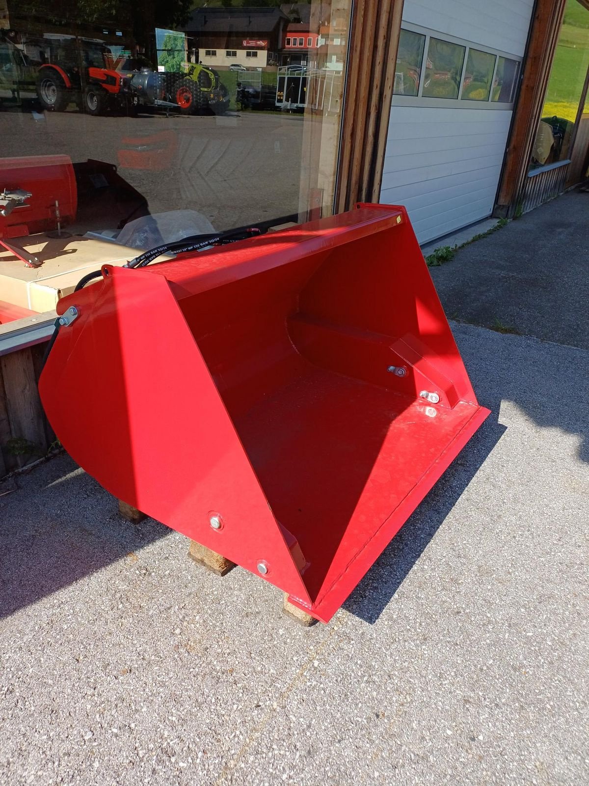 Ladeschaufel des Typs Sonstige Hochkippschaufel 1,35m mit Schäfferaufnahme, Neumaschine in Tamsweg (Bild 2)