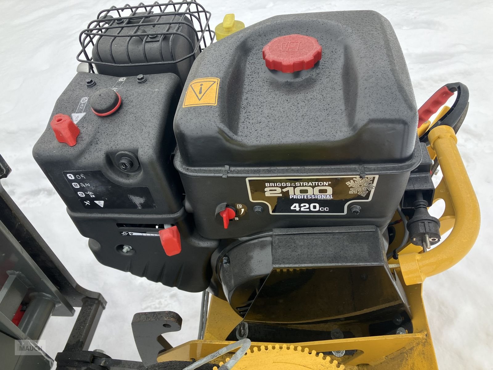 Ladeschaufel типа Sonstige Hoftrac Schneefräse mit Benzinmotor, Gebrauchtmaschine в Burgkirchen (Фотография 12)