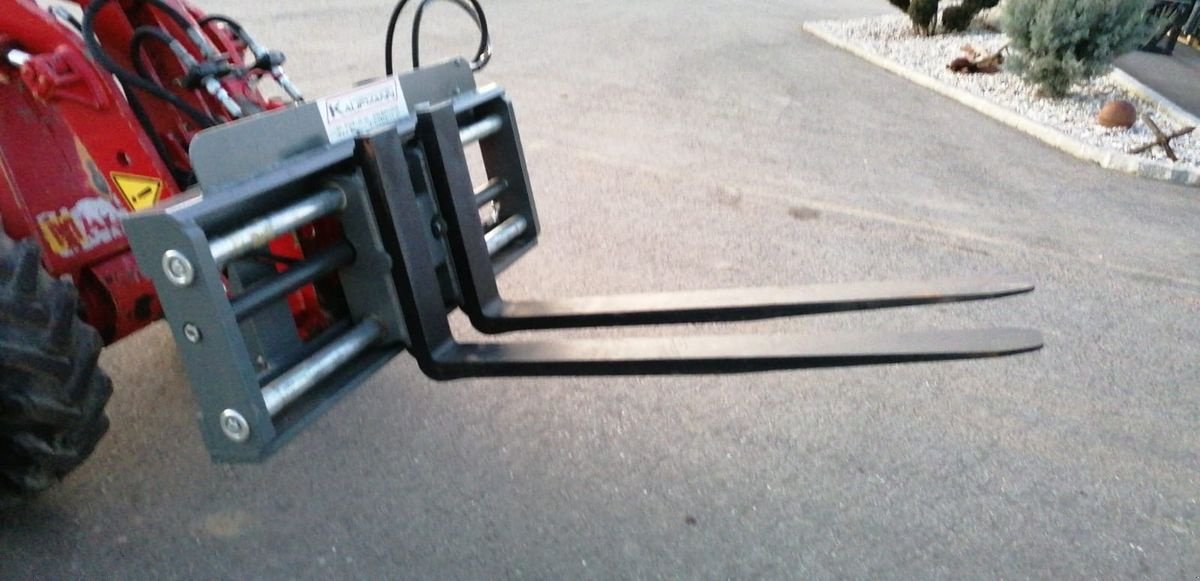 Ladeschaufel des Typs Sonstige Hydraulische Palettengabel, Neumaschine in NATTERNBACH (Bild 2)