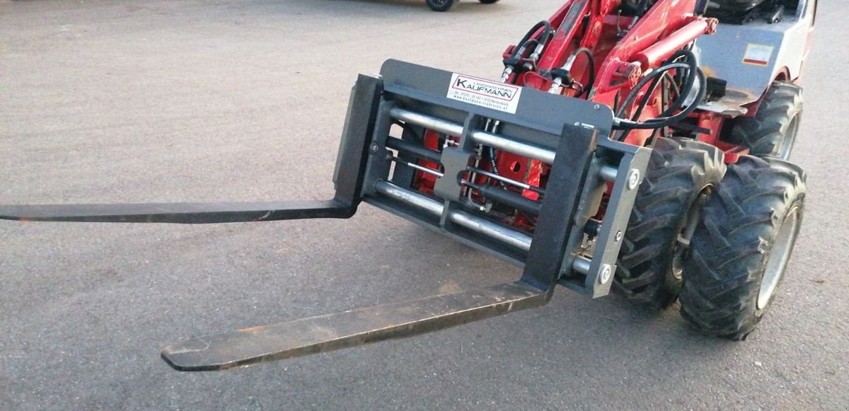 Ladeschaufel des Typs Sonstige Hydraulische Palettengabel, Neumaschine in NATTERNBACH (Bild 4)