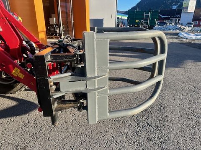 Ladeschaufel Türe ait Sonstige Rundballenzange hydraulisch Euro, gebraucht, Gebrauchtmaschine içinde Tamsweg (resim 9)