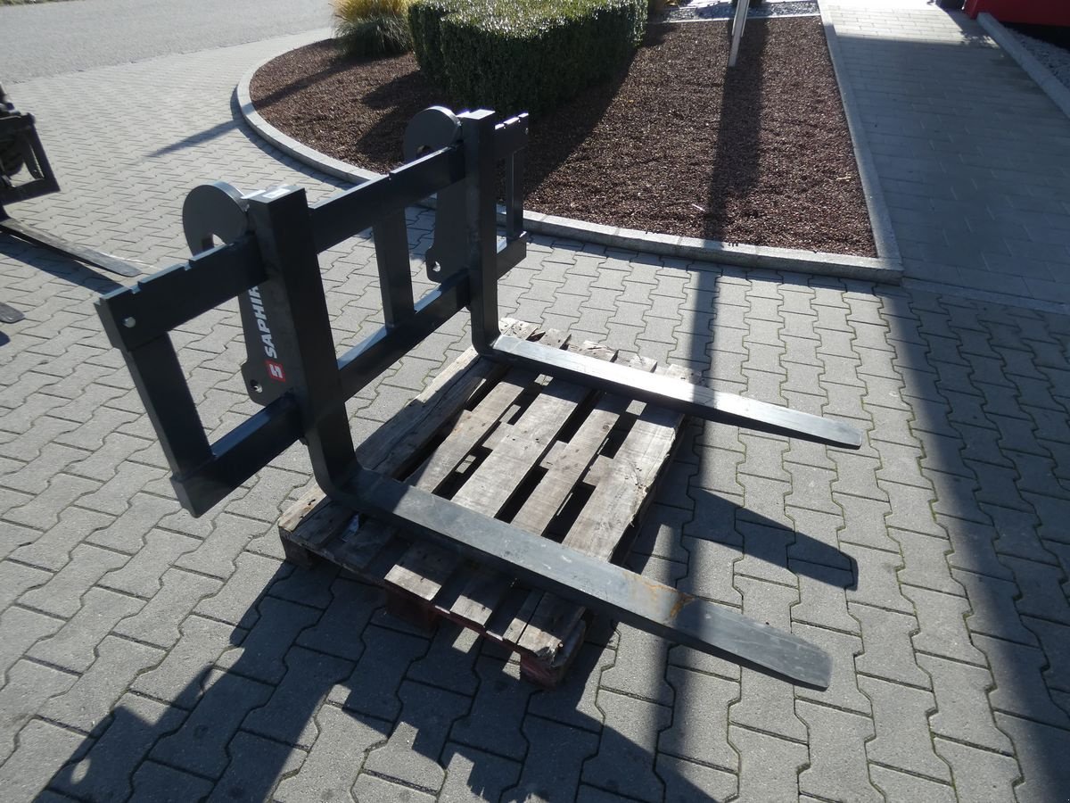 Ladeschaufel des Typs Sonstige Saphir Palettengabel CNH 120, Neumaschine in Schlitters (Bild 1)