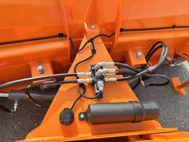 Ladeschaufel des Typs Sonstige Schneepflug Vario 2,50m Euro und Dreipunkt, Neumaschine in Tamsweg (Bild 12)