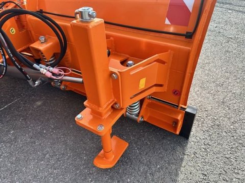 Ladeschaufel des Typs Sonstige Schneepflug Vario 2,50m Euro und Dreipunkt, Neumaschine in Tamsweg (Bild 18)