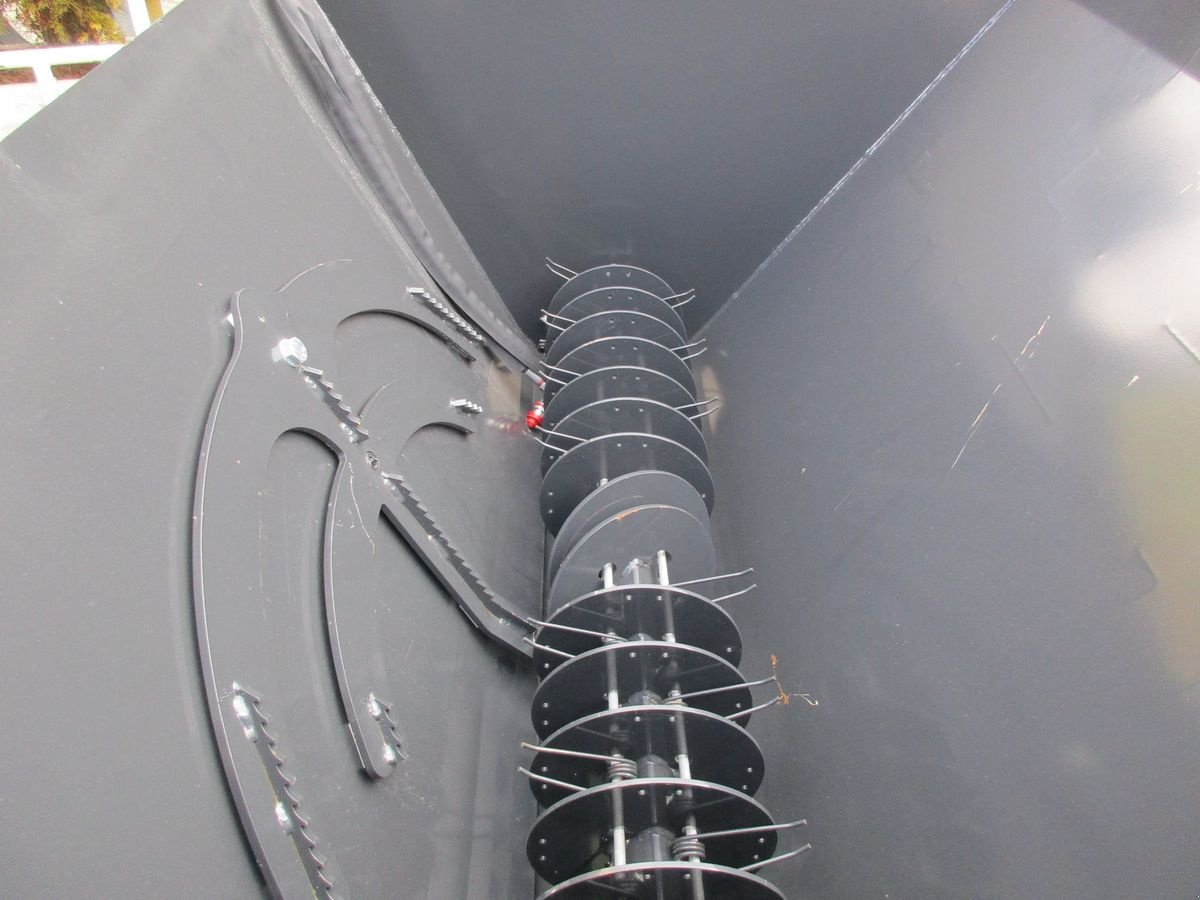 Ladeschaufel des Typs Sonstige Thaler Einstreugerät 1,25, Neumaschine in Bad Leonfelden (Bild 3)