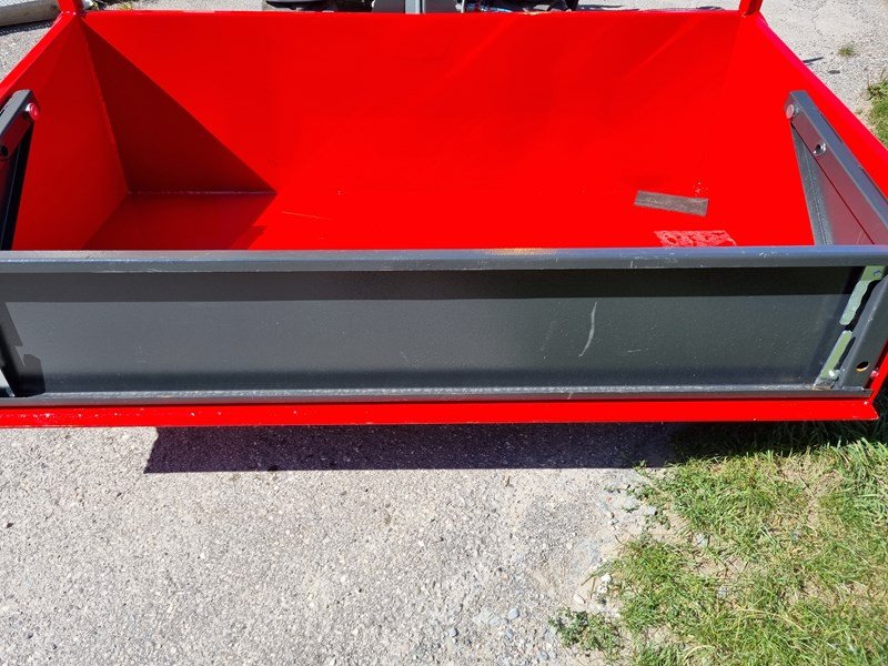 Ladeschaufel of the type Stekro 2.2m K382 Kippschaufel, Ausstellungsmaschine in Chur (Picture 4)