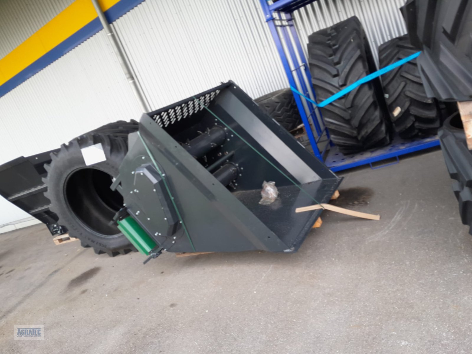 Ladeschaufel des Typs Talex Einstreuschaufel 1,5 mtr, Neumaschine in Salching bei Straubing (Bild 1)