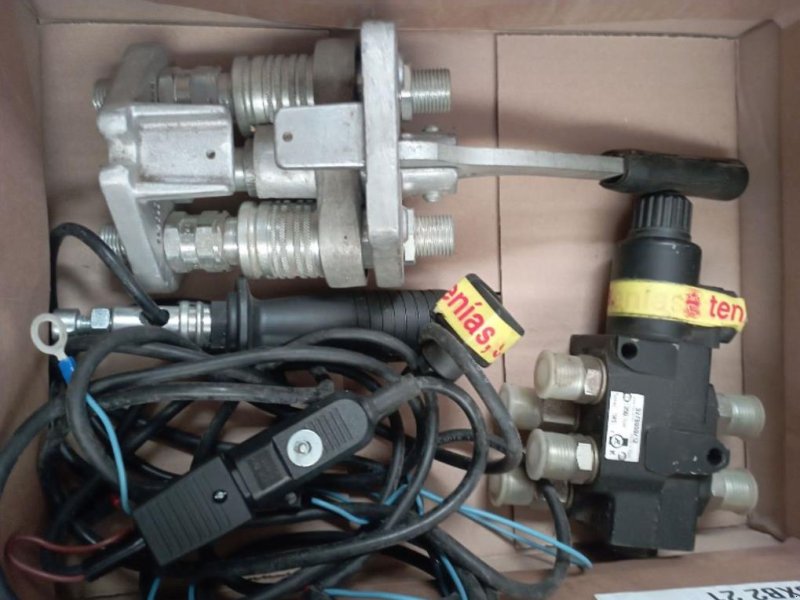 Ladeschaufel del tipo Tenías PIECES, Gebrauchtmaschine In OBERLAUTERBACH