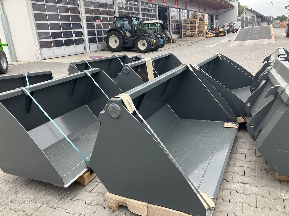 Ladeschaufel des Typs Weidemann  Leichtgutschaufel, Neumaschine in Burgkirchen (Bild 1)