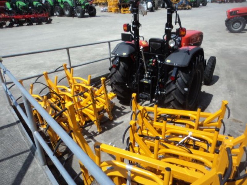 Ladeschaufel typu ZAGRODA PINCE A PAILLE et ENRUBANNAGE, Gebrauchtmaschine v MOULLE (Obrázek 9)