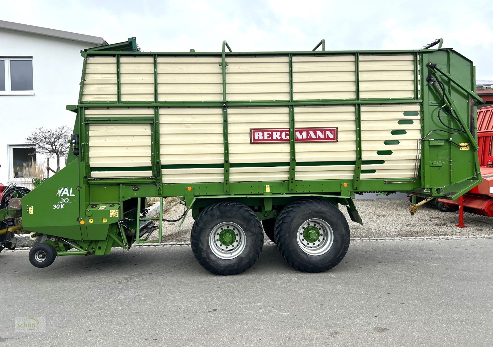 Ladewagen des Typs Bergmann Royal 30 K Largo - mit großem Fahrwerk und 18-Tonnen zul. GG, Gebrauchtmaschine in Burgrieden (Bild 2)