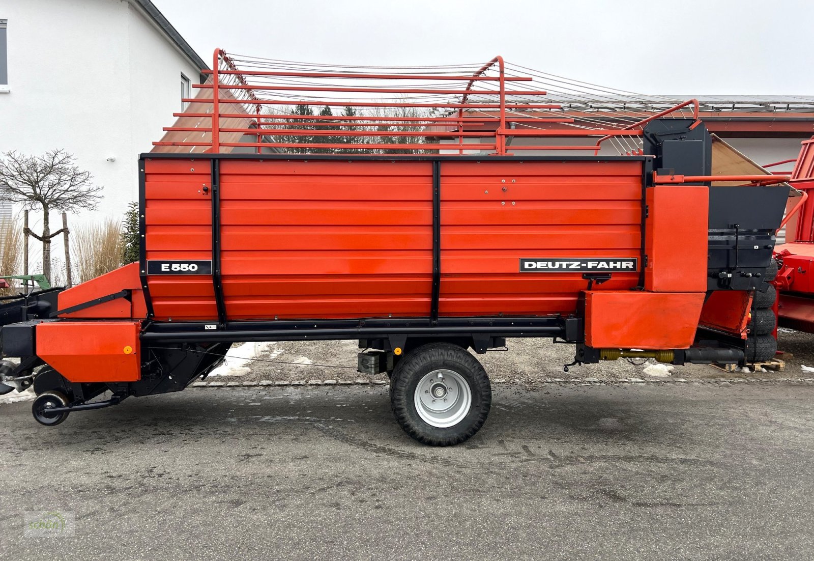 Ladewagen del tipo Deutz-Fahr E 550 im sehr guten Zustand und mit 19-er Breitreifen, Gebrauchtmaschine In Burgrieden (Immagine 2)