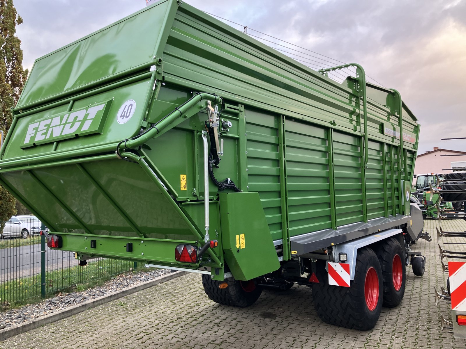 Ladewagen of the type Fendt Tigo 60 MR Profi, Neumaschine in Hofgeismar (Picture 2)