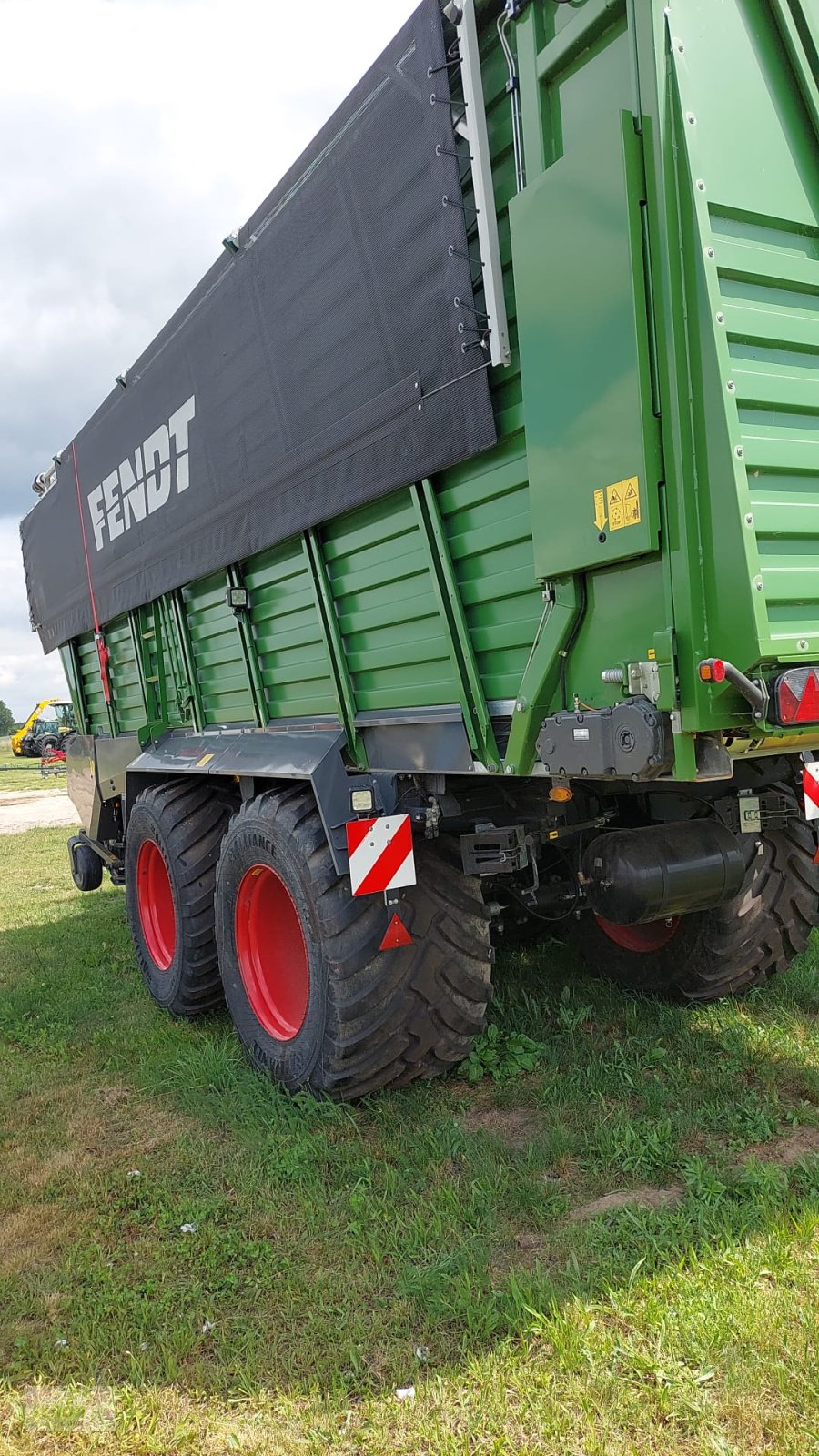 Ladewagen des Typs Fendt Tigo 75 VR neu und unbenutzt - 800-er Bereifung, Laderaumabdeckung - Topausstattung, Neumaschine in Burgrieden (Bild 2)