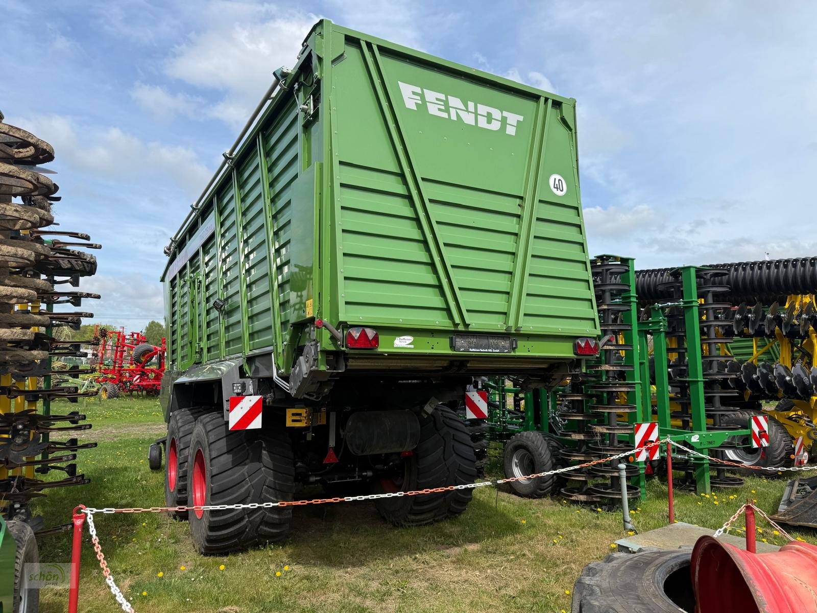 Ladewagen des Typs Fendt Tigo 75 XR mit 800/45 R26,5 Bereifung, Laderaumabdeckung und 3 Dosierwalzen, Gebrauchtmaschine in Burgrieden (Bild 3)