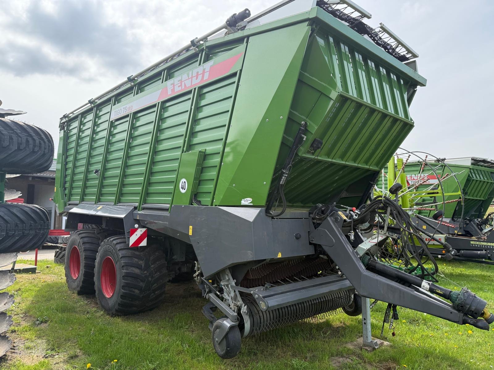 Ladewagen des Typs Fendt Tigo 75 XR mit 800/45 R26,5 Bereifung, Laderaumabdeckung und 3 Dosierwalzen, Gebrauchtmaschine in Burgrieden (Bild 5)