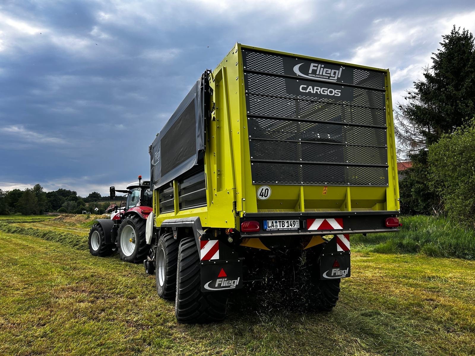 Ladewagen Türe ait Fliegl Cargos 8400, Gebrauchtmaschine içinde Eching (resim 1)