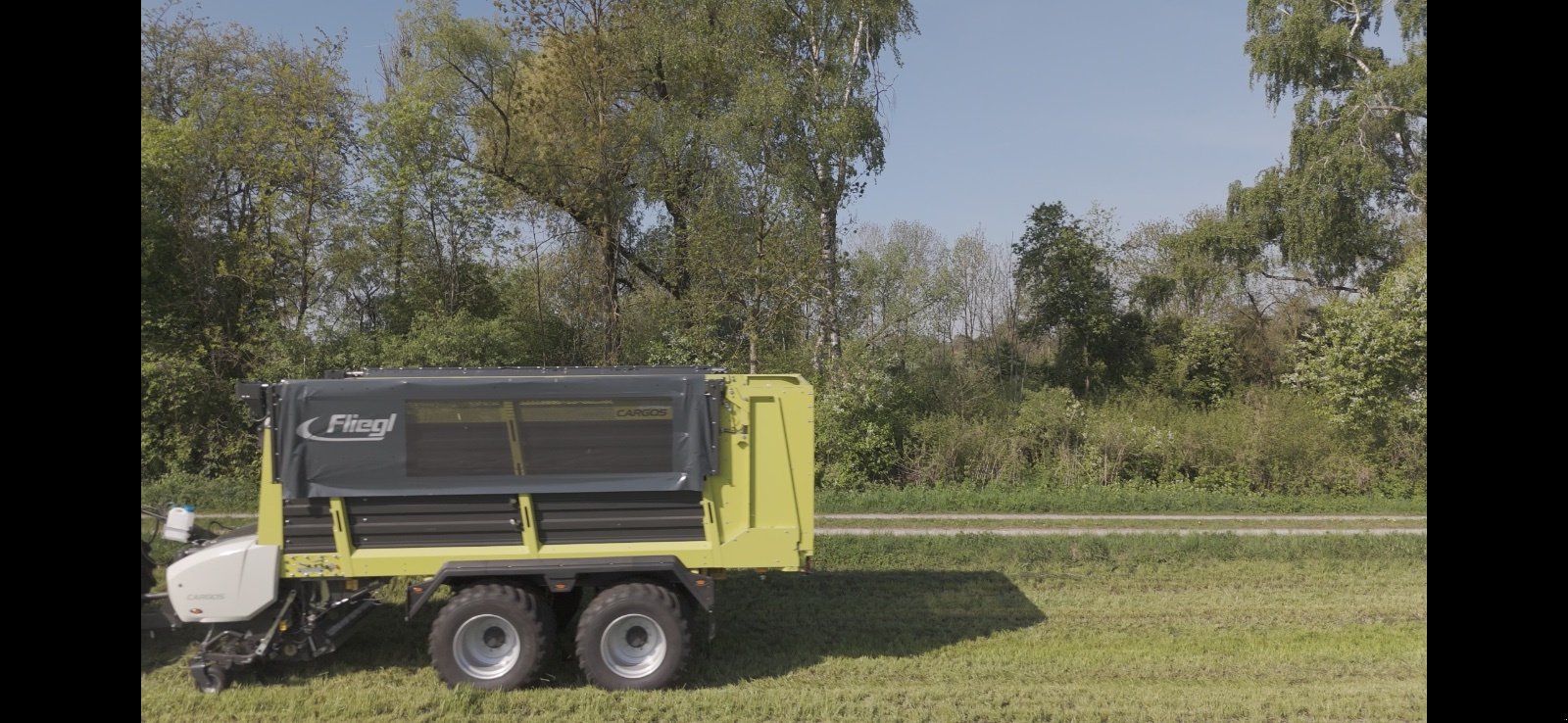 Ladewagen Türe ait Fliegl Cargos 8400, Gebrauchtmaschine içinde Eching (resim 3)