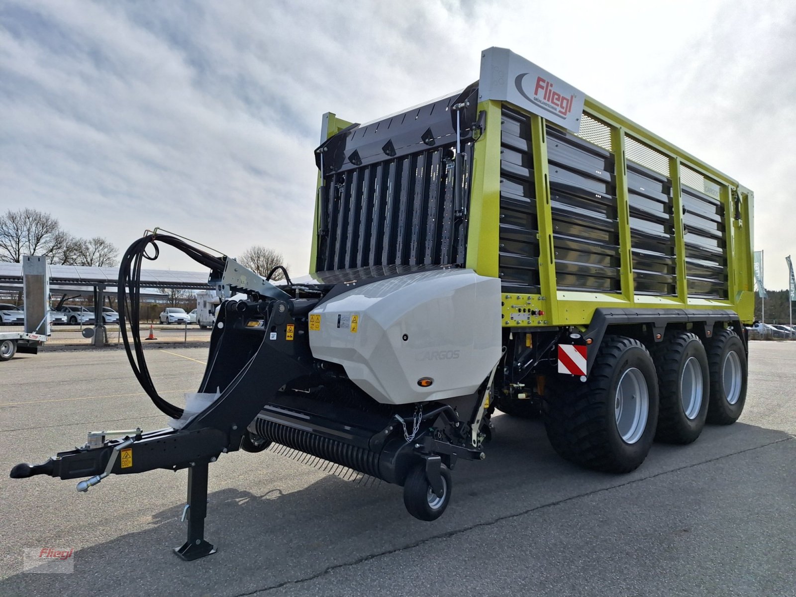 Ladewagen typu Fliegl CARGOS KLW8500Tridem, Gebrauchtmaschine v Kirchdorf bei Haag (Oberbayern) (Obrázek 1)
