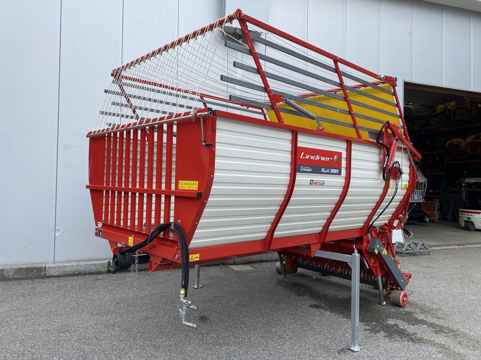 Ladewagen des Typs Gruber ALW 328 R, Gebrauchtmaschine in Ried im Oberinntal (Bild 1)