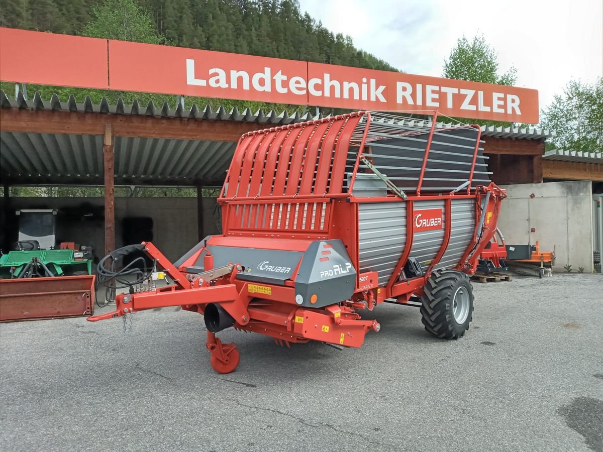Ladewagen des Typs Gruber Ladewagen pro ALP 220T, Neumaschine in Ried im Oberinntal (Bild 1)