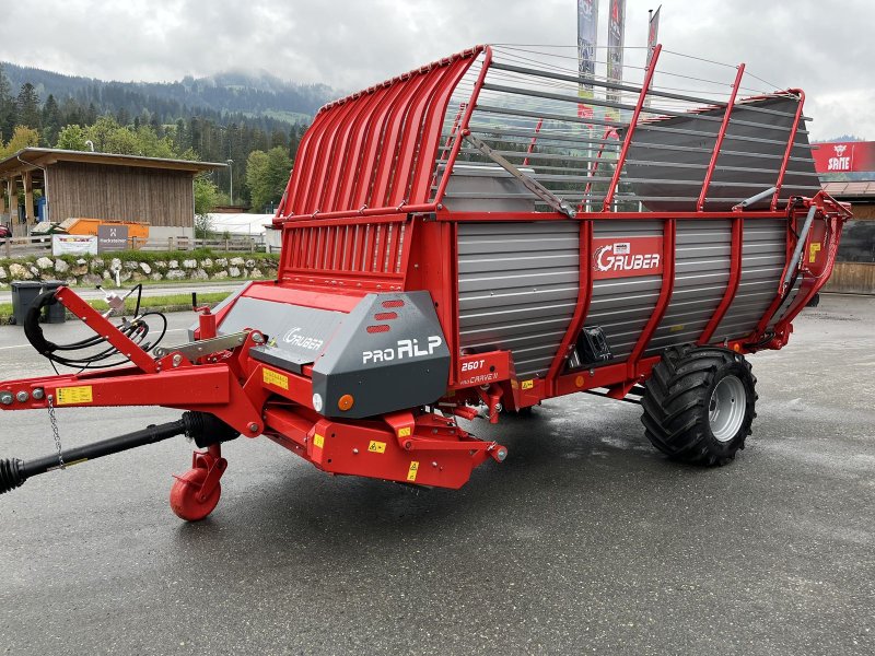 Ladewagen des Typs Gruber PA 260 T, Neumaschine in Reith bei Kitzbühel (Bild 1)