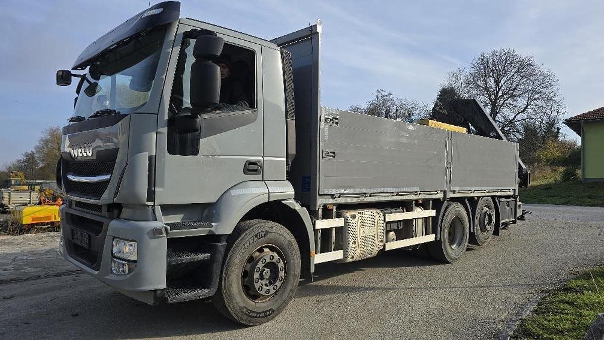 Ladewagen typu Iveco Stralis 6x2 Baustoffpritsche mit Hiab 228-E5 Kran, Gebrauchtmaschine v Göpfritz an der Wild (Obrázek 1)