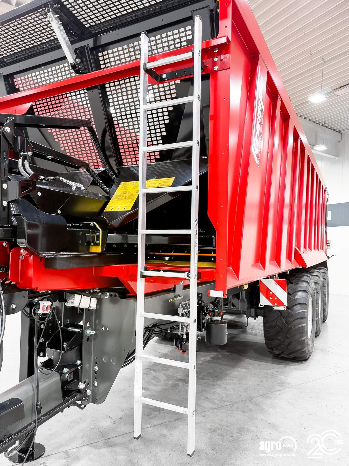 Ladewagen des Typs Krampe Rambody 900 (AS 900) 28 ton, push off trailer, hydraulic tailgate, 45,3 m3, LED, air suspension, Gebrauchtmaschine in Csengele (Bild 25)