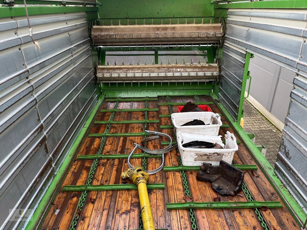 Ladewagen of the type Krone 4 XL GD, Gebrauchtmaschine in Neuhof - Dorfborn (Picture 8)