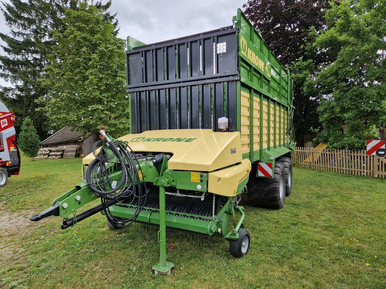 Ladewagen a típus Krone AX 310 GL, Neumaschine ekkor: Viechtach (Kép 4)