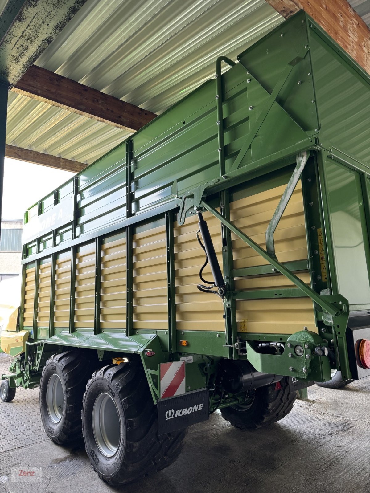 Ladewagen des Typs Krone AX 310 HL, Neumaschine in Gars (Bild 7)