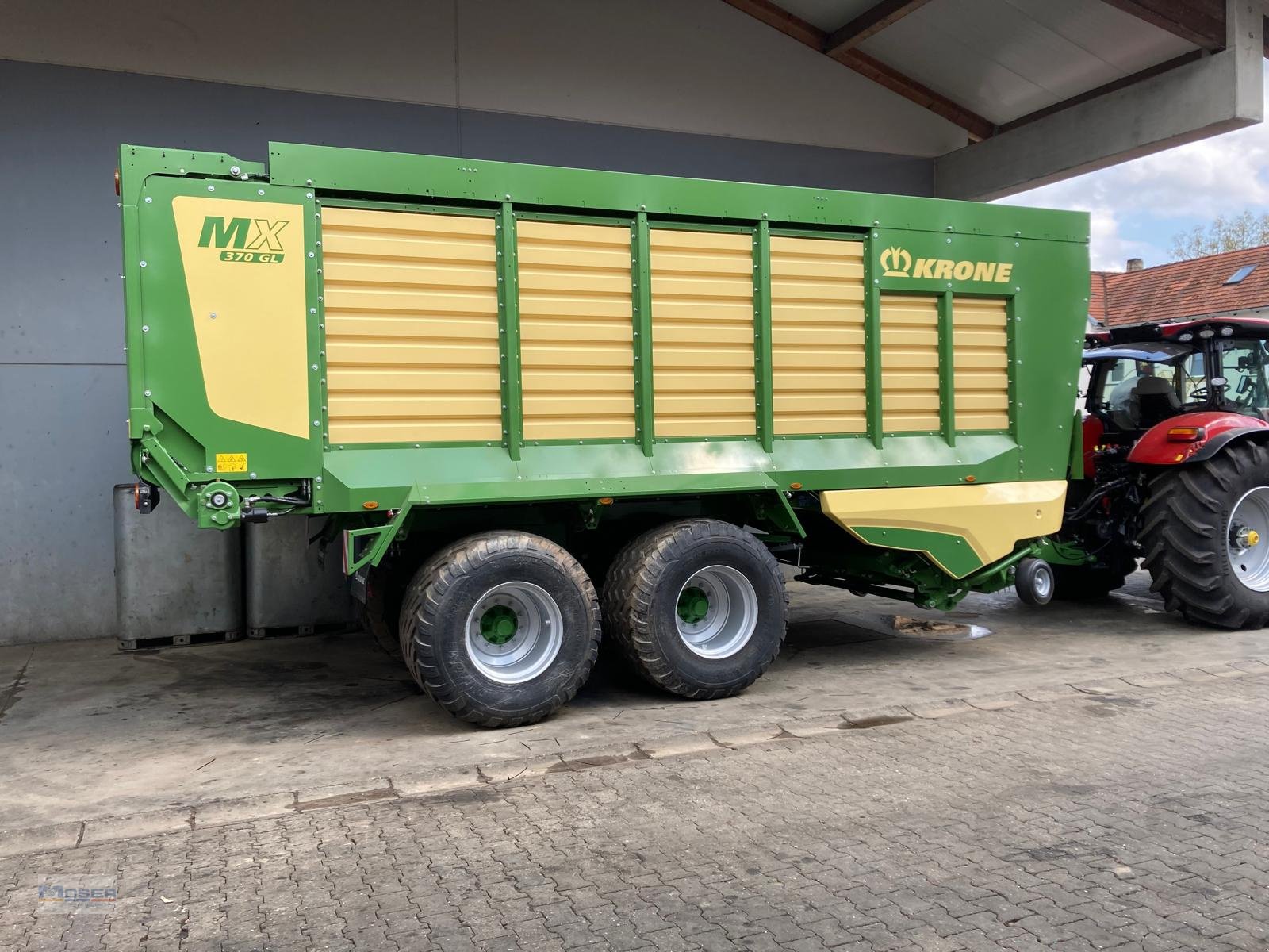 Ladewagen of the type Krone MX 370 GL, Gebrauchtmaschine in Massing (Picture 1)