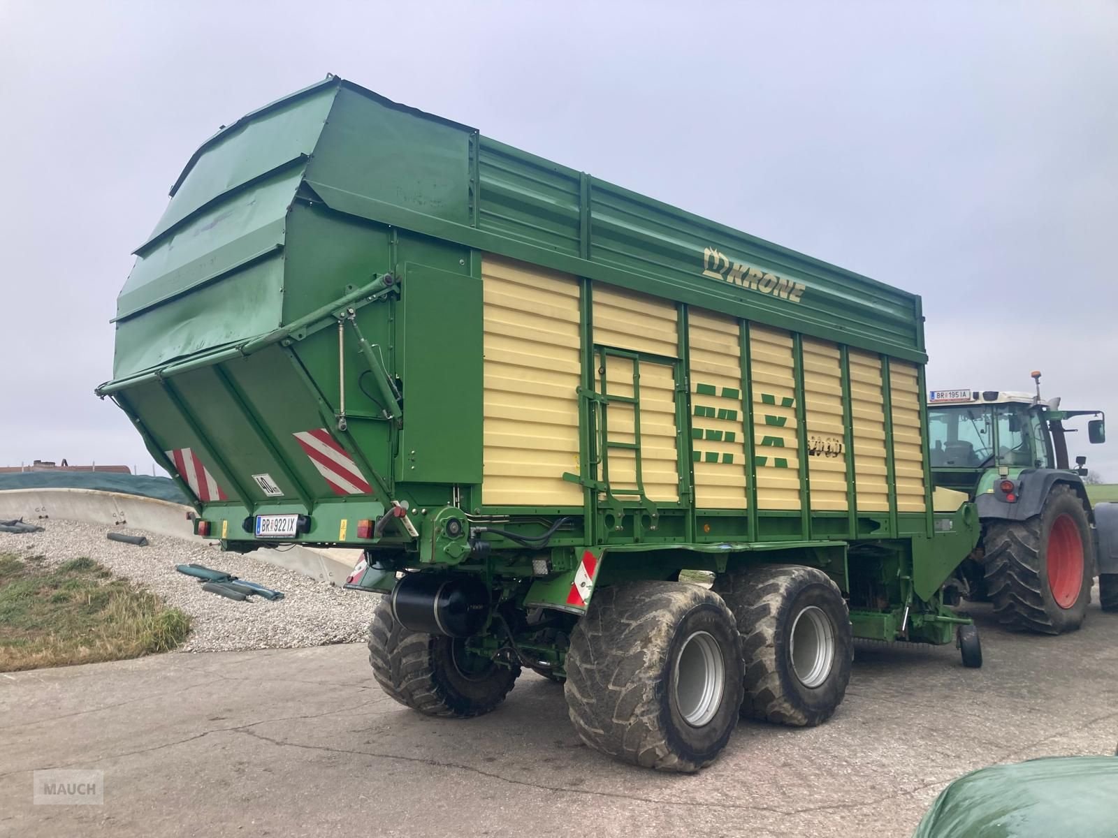 Ladewagen of the type Krone MX320GD, Gebrauchtmaschine in Burgkirchen (Picture 4)