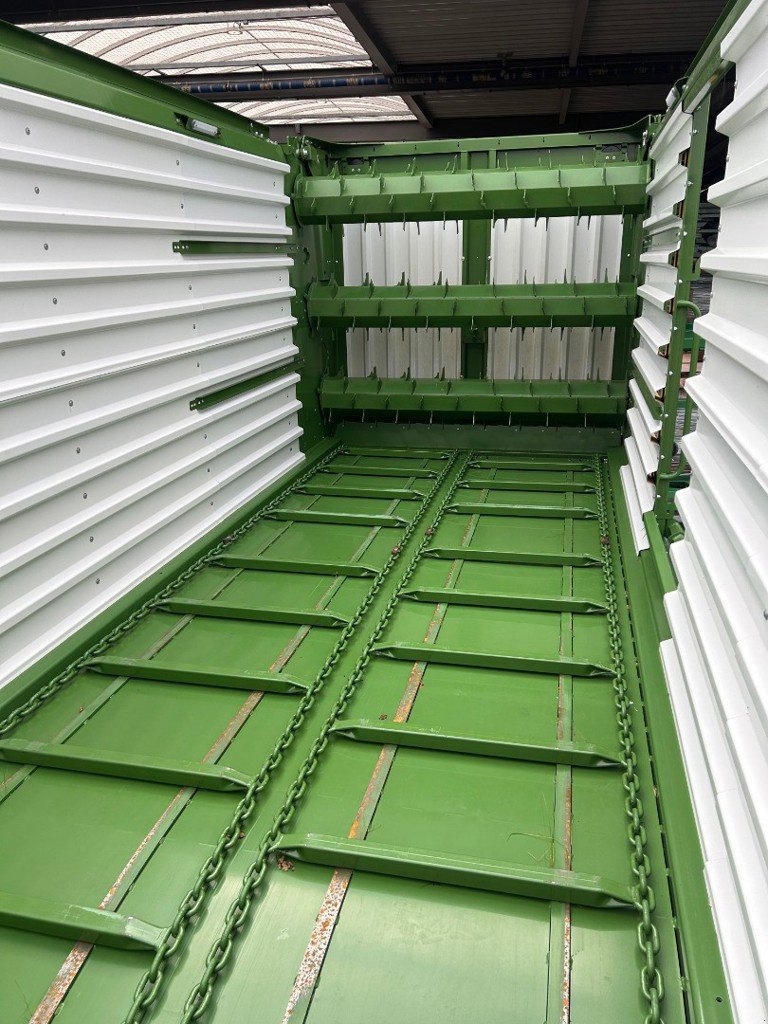 Ladewagen des Typs Krone RX370GD, Ausstellungsmaschine in Balterswil (Bild 3)