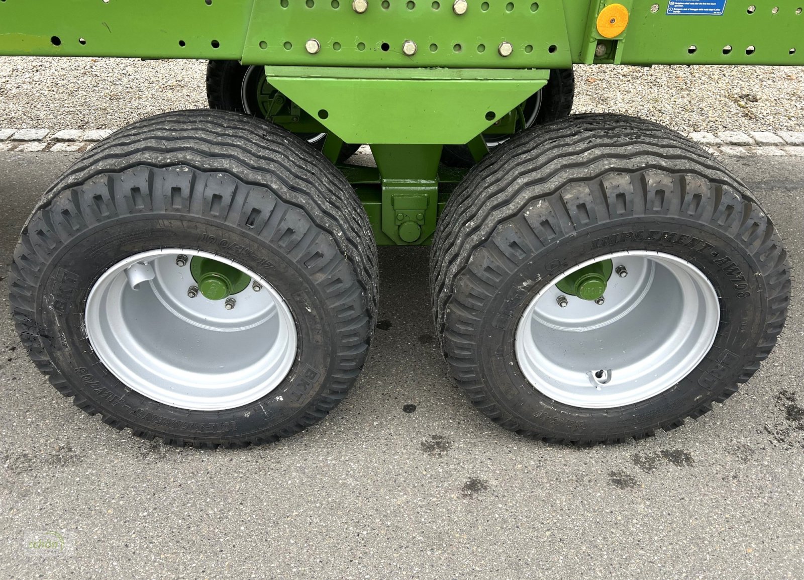 Ladewagen типа Krone Titan 6/40 L mit neuen 19-er Breitreifen und im guten Zustand, Gebrauchtmaschine в Burgrieden (Фотография 3)